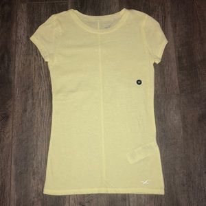 yellow hollister t shirt